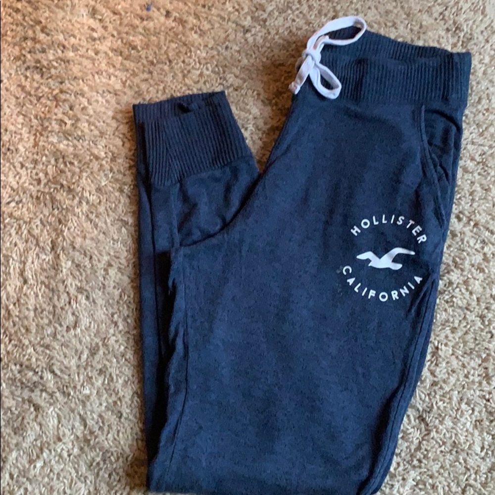 Women’s Hollister Joggers. Size Medium